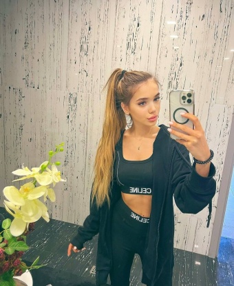 Интригующая рыжая леди приглашает на увлекательное путешествие в мир страсти и наслаждения. Приходи, не пожалеешь! 15711, 23 года